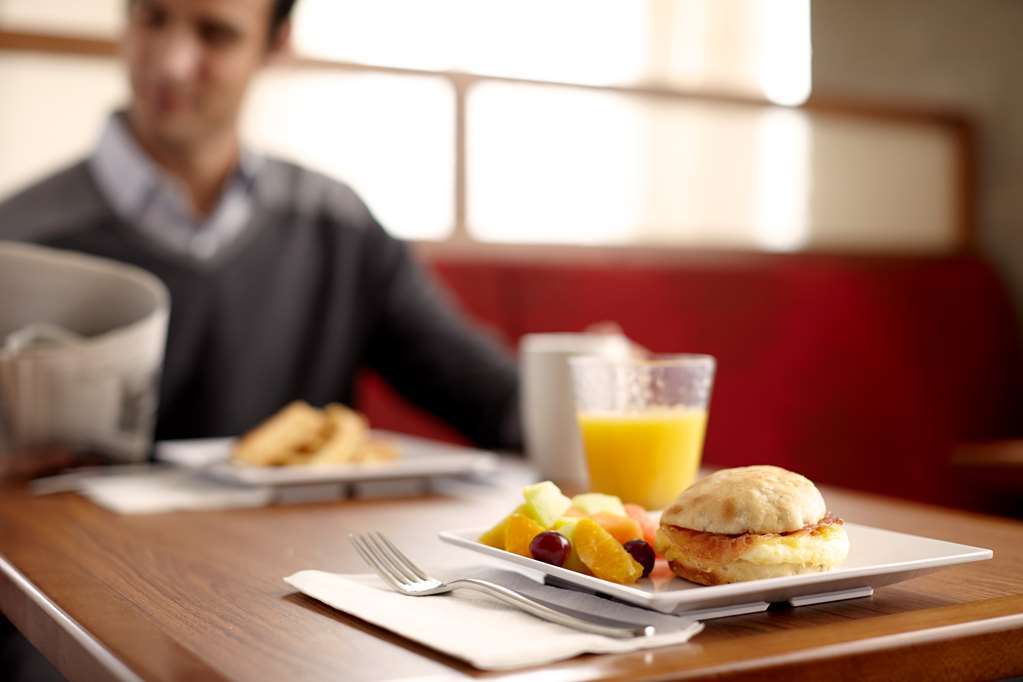 Hyatt Place West London Hayes מסעדה תמונה